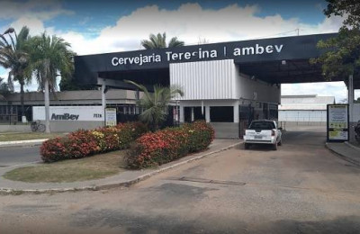 Evaldo Gomes repercute a visita à fábrica da Ambev em Teresina na quinta-feira